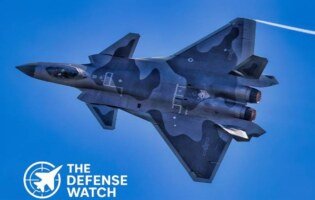 Chengdu J-20 Mighty Dragon Fighter Jet