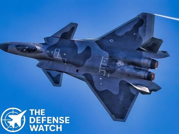 Chengdu J-20 Mighty Dragon Stealth Fighter