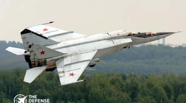 MiG-25 Foxbat Fighter Jet